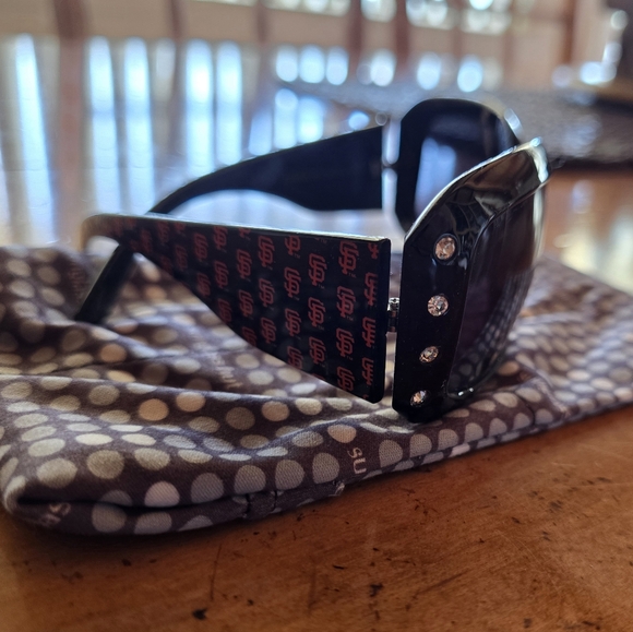 Like new MLB Giants rhinestone sunglasses - Picture 6 of 8